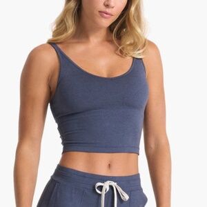 Vuori Performance Jogger and Vuori Halo Performance Crop Top Set